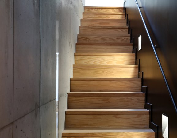 Escalier bois et béton
